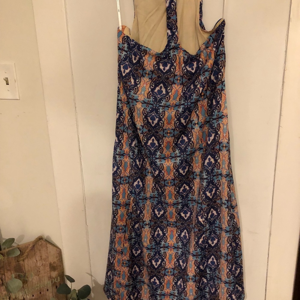 Dress - Picture 3 of 3